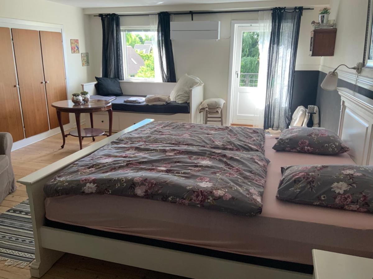 Den Gamle Apotekergaard Bed & Breakfast Hong